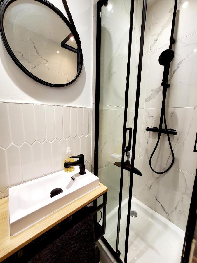 טרוביל-סור-מאר Studio Jeannette Avec Balcon Et Juste A 130 Metres Plage ! Plein Centre ! Wifi - Draps Serviettes Inclus ! מראה חיצוני תמונה